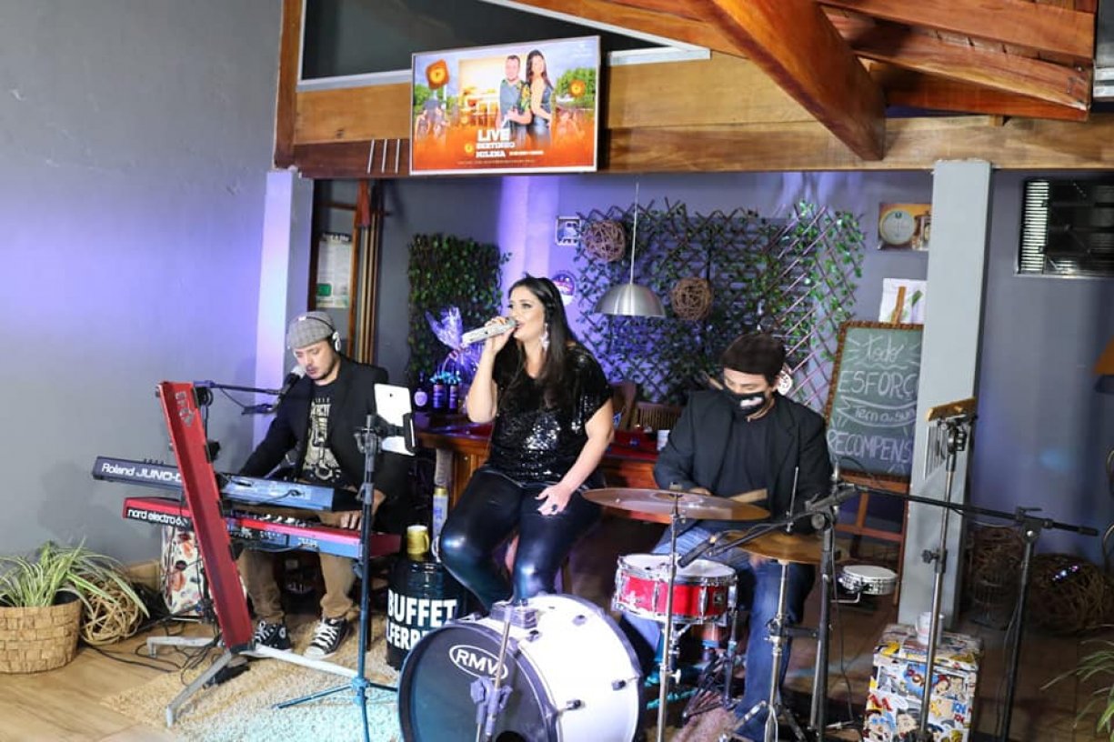 Live em casa! Bertinho e Milena Skala Show